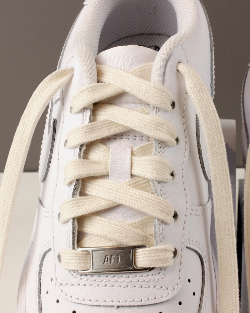 Flat and wide laces, white cream - 2