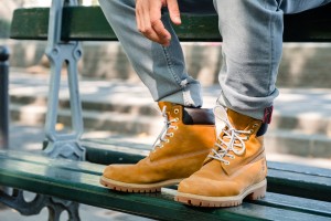 Découvrez nos trois méthodes de laçage at apprenez à embellir vos chaussures